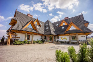 Hotel Redyk - vonkajší pohľad na budovu
